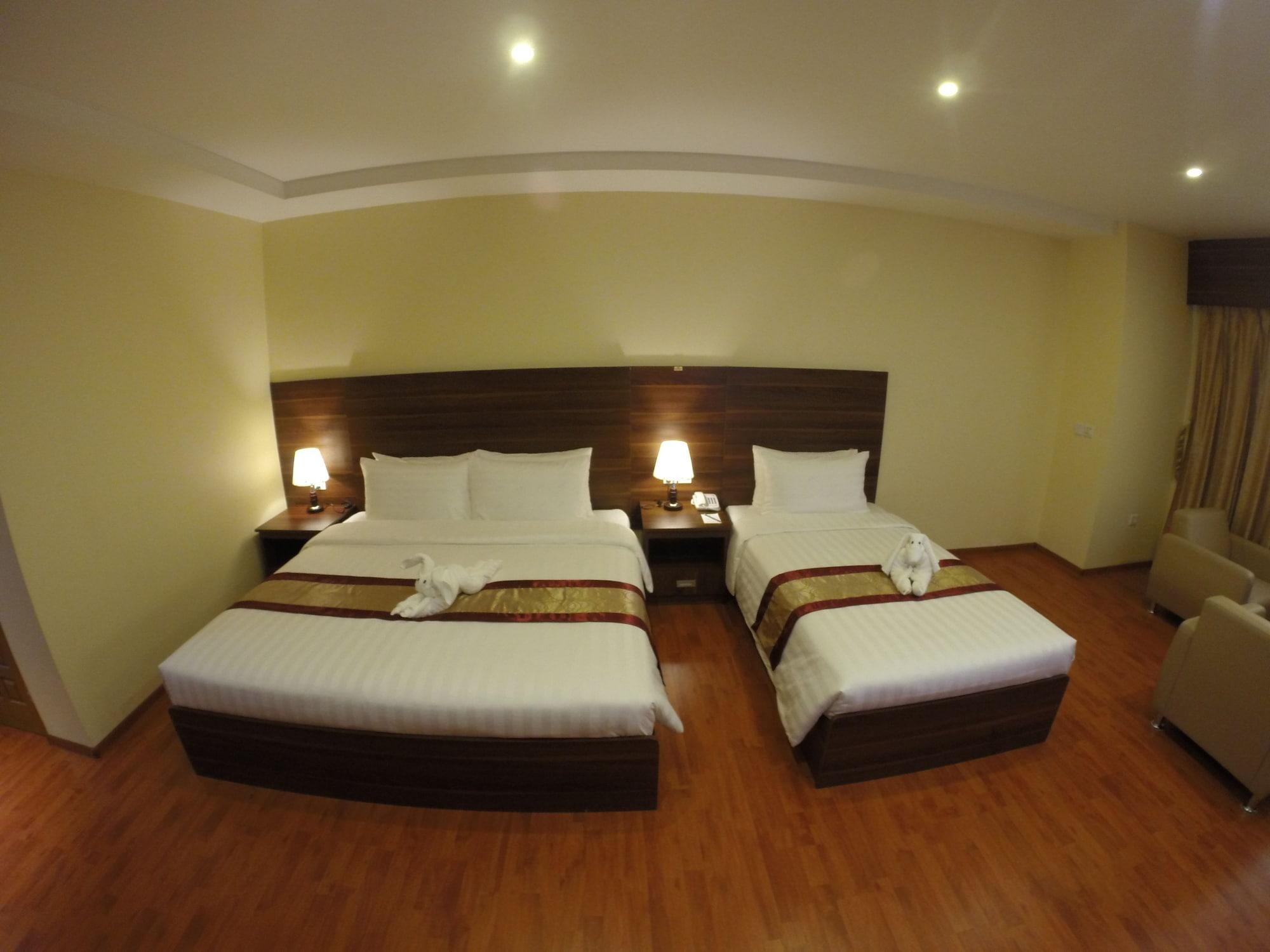 Silver Green Hotel Yangon Extérieur photo