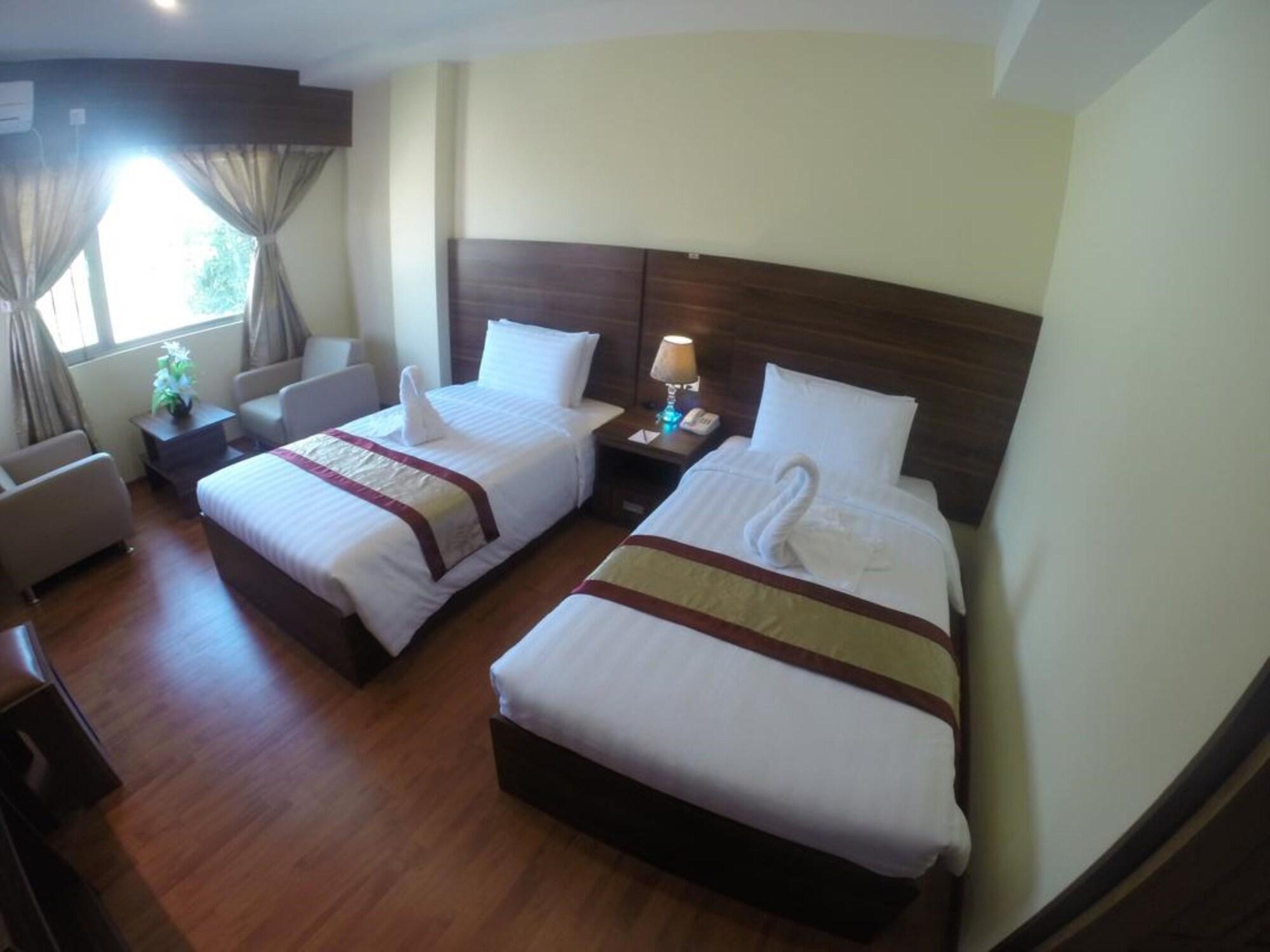 Silver Green Hotel Yangon Extérieur photo