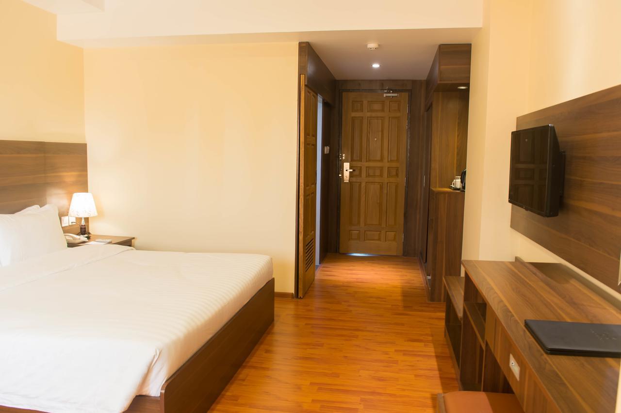 Silver Green Hotel Yangon Extérieur photo