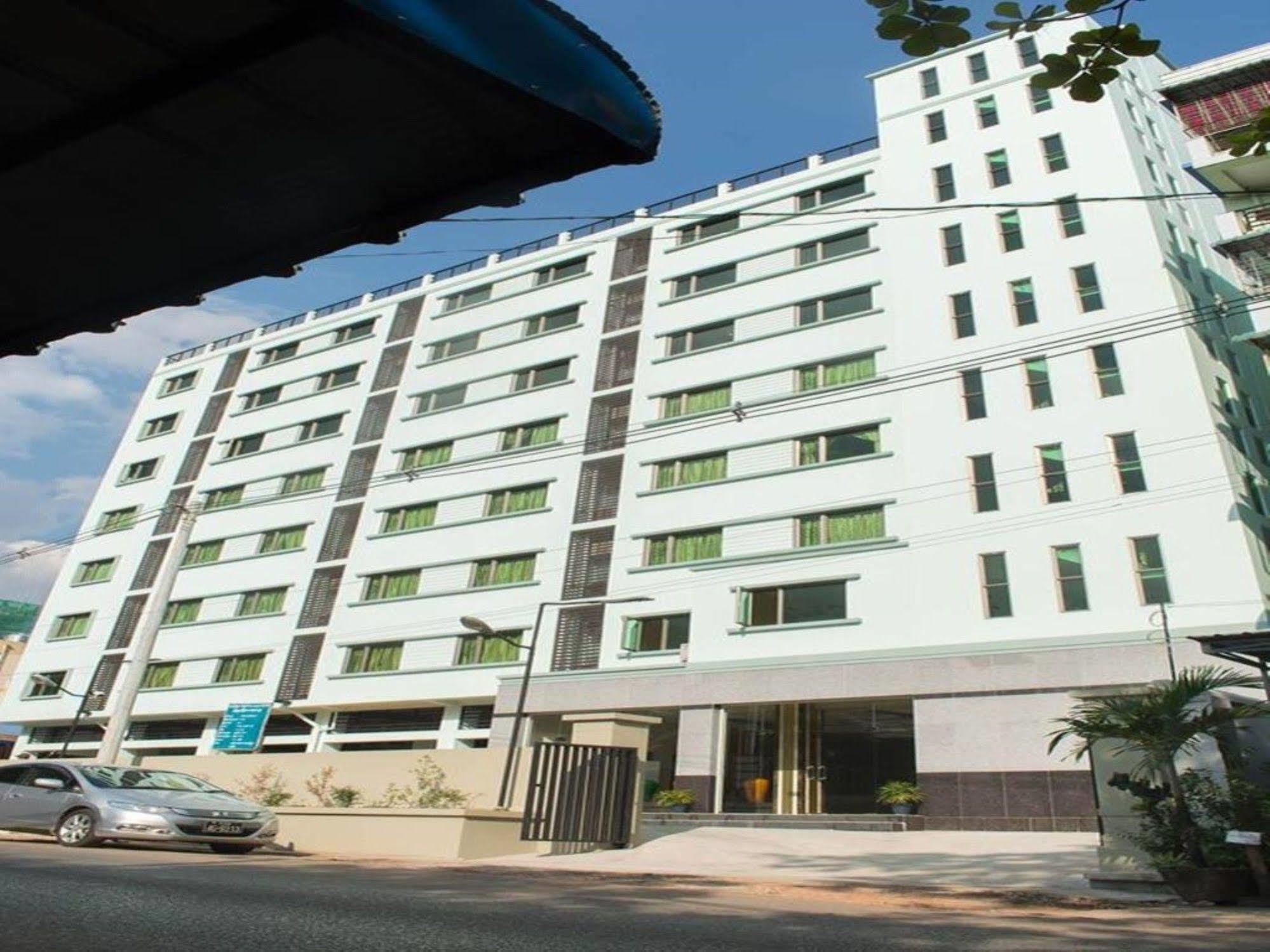 Silver Green Hotel Yangon Extérieur photo