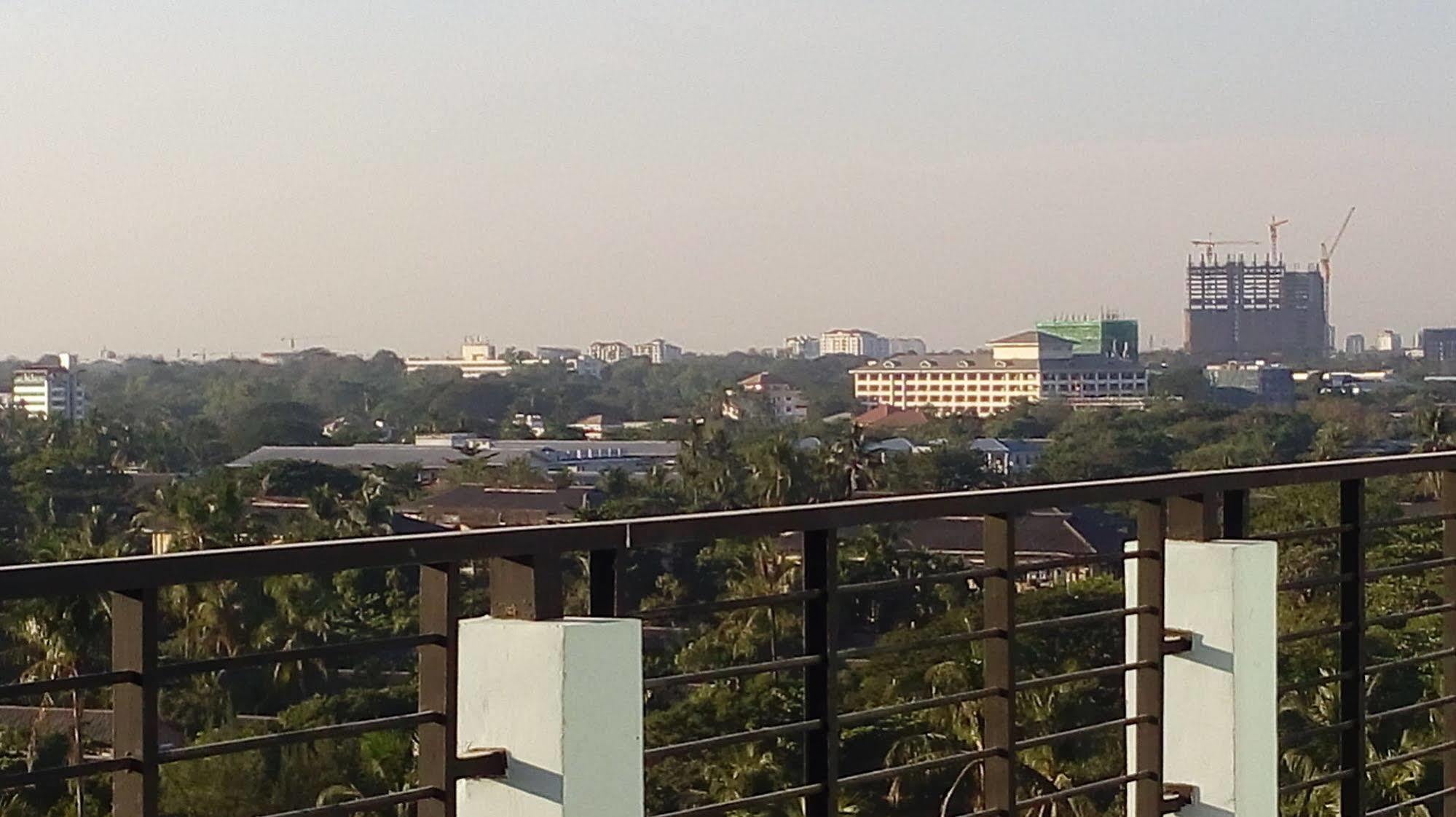 Silver Green Hotel Yangon Extérieur photo